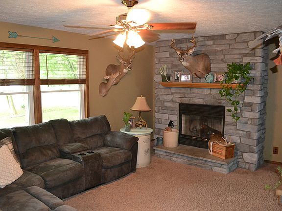 2nd image of 35640 Linden Ln