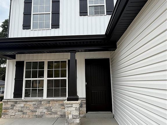3rd image of 209 John St