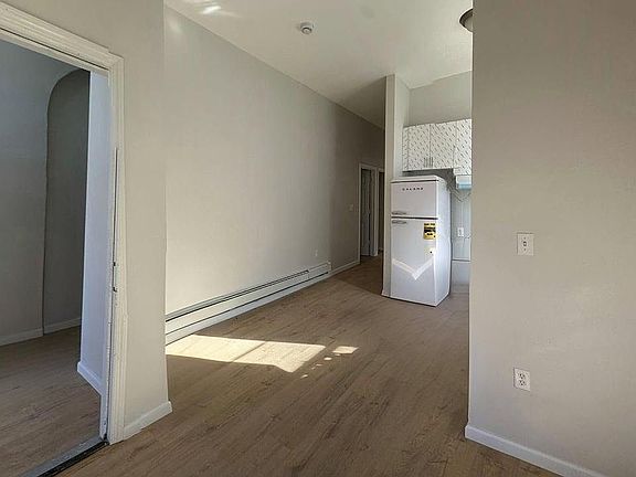 5th image of 925 Marcy Ave Unit 1F