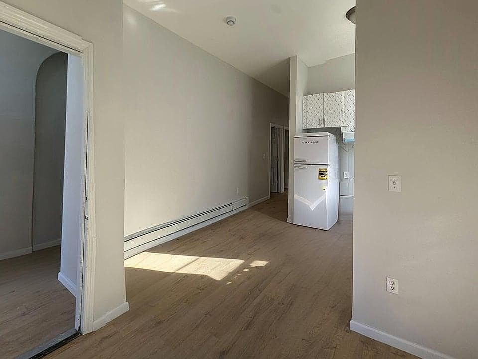 1st image of 114 Macon St #1