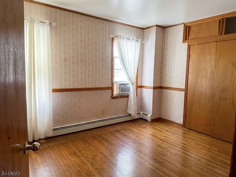 521 Pennington St — Photo 3