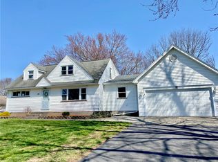 24 Hiawatha Trl, Spencerport, NY 14559