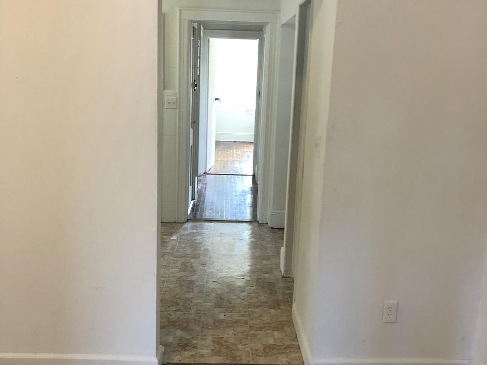 1st image of 920 E 231st St APT 2