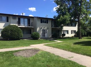 2325 Library Ln, Grand Forks, ND 58201