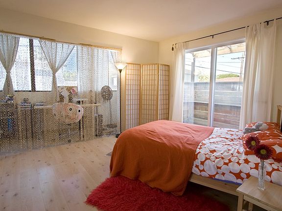 4th image of 909 Grant St APT 5