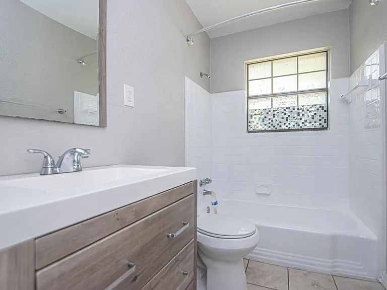 4900 Trinity Dr — Photo 7