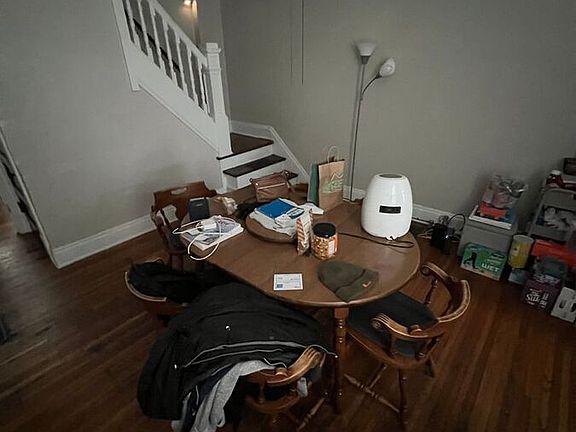 5th image of 82 E Norwich Ave