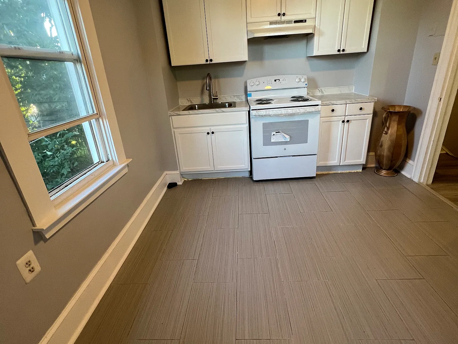 4213 Old Frederick Rd — Photo 1