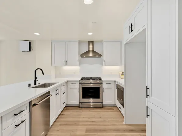 1103 Catania Ct #104, Encinitas, CA 92024