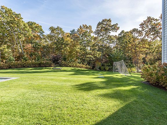 5th image of 60 Alewive Brook Rd