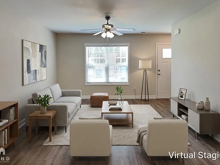 733 Hillside St — Photo 2