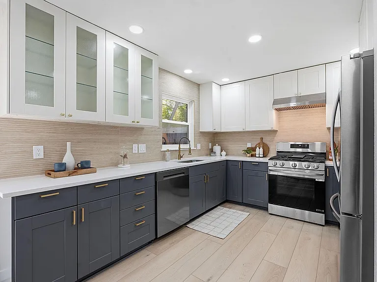 11805 Pollyanna Ave — Photo 8