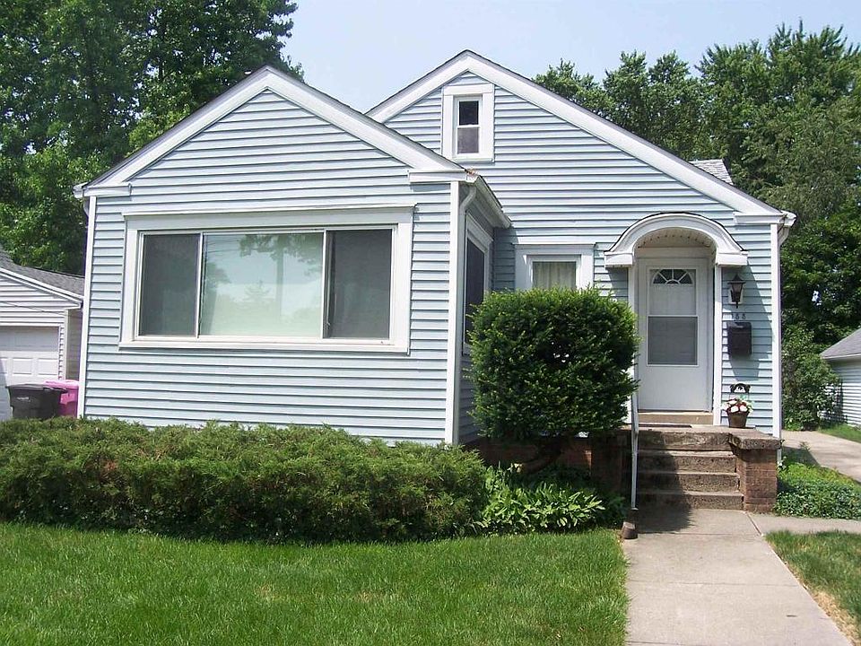 1st image of 155 Saint Clair Ave