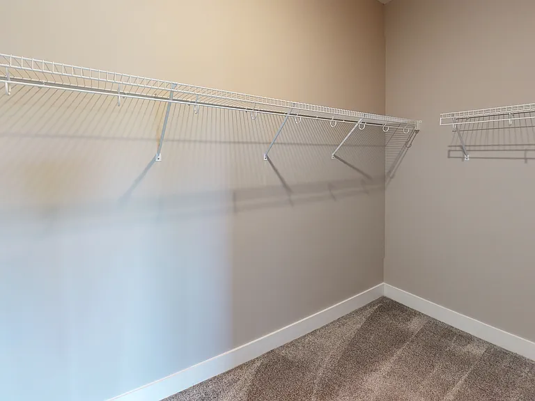 Alexander Pointe Apartments — Photo 34