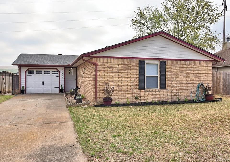 1st image of 14065 S Poplar Pl E