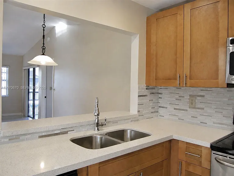 454 NE 210th Circle Ter #202-7B — Photo 3