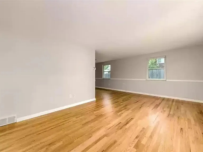 828 Pallas Dr — Photo 3