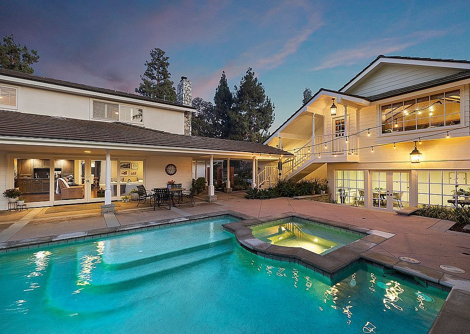 2nd image of 2999 Terraza Pl