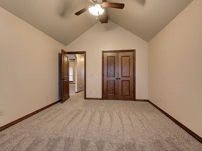 18520 Haslemere Ln — Photo 32