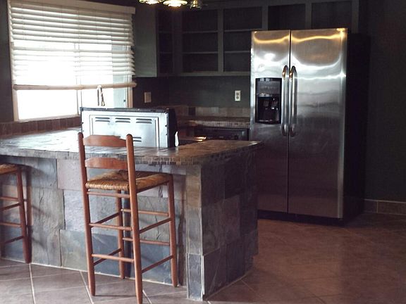 4th image of 1929 E Greenway Dr