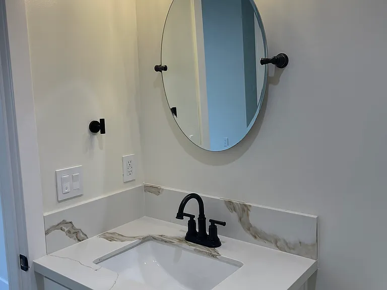 1960 S Sherbourne Dr #3 — Photo 9