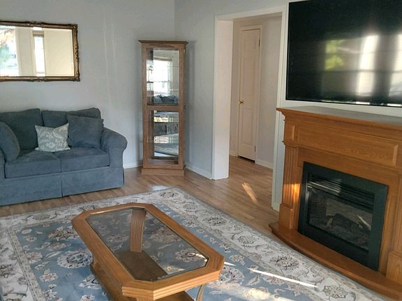 4th image of 6 Chestnut Cir
