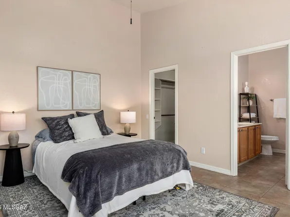 9025 N Clover Way, Tucson, AZ 85743