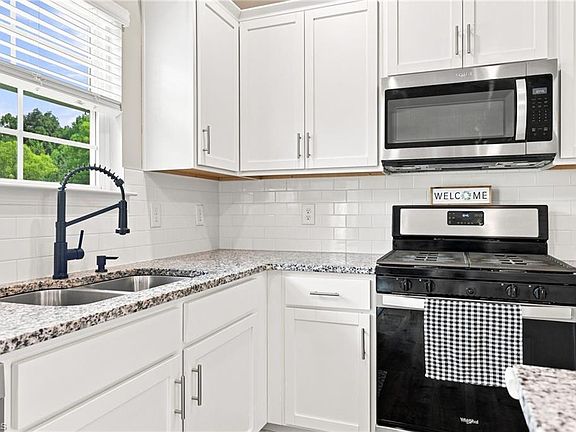 3rd image of 6826 Bellawood Dr
