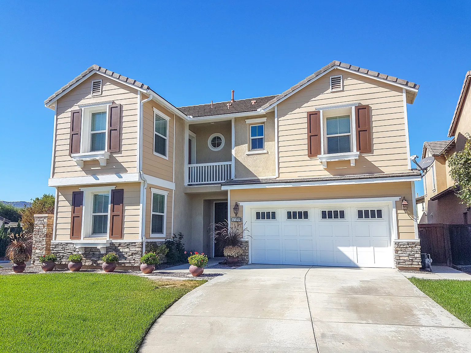 4 bed, 2632 sqft, $3,500 — Photo 1