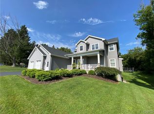 34 Fairway Dr, Auburn, NY 13021