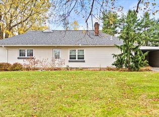 1215 Country Club Rd, Clarks Summit, PA 18411