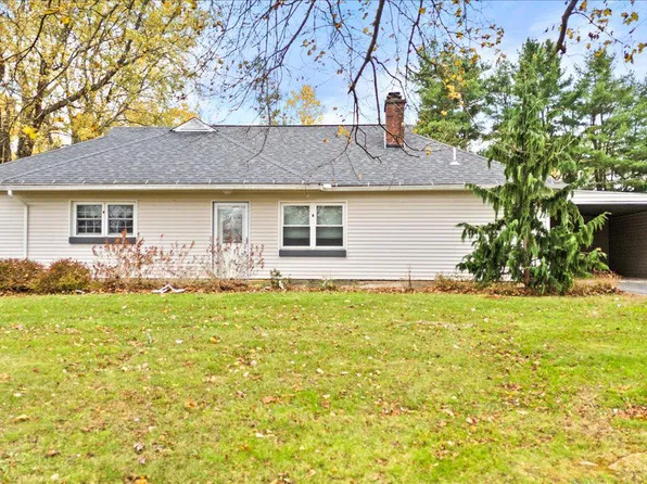 1215 Country Club Rd, Clarks Summit, PA 18411