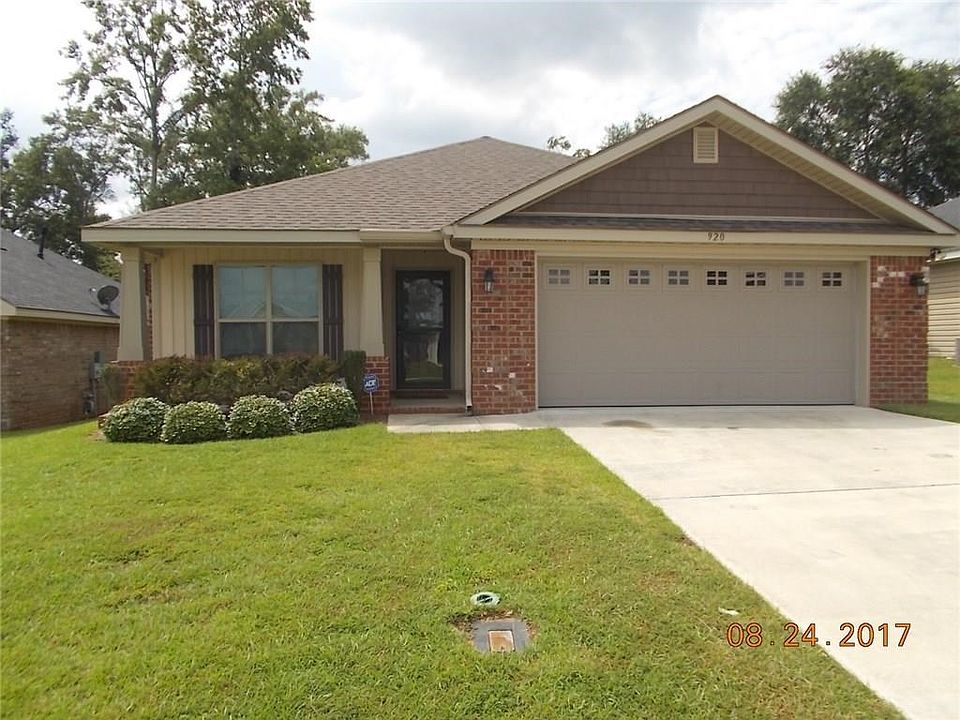 3 YEAR OLD HOME WITH OPEN FLOOR PLAN LOCATED ON A QUIET CUL-DE-SAC.  3 BEDROOMS.  2 BATHS