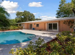 8201 SW 164th St, Palmetto Bay, FL 33157