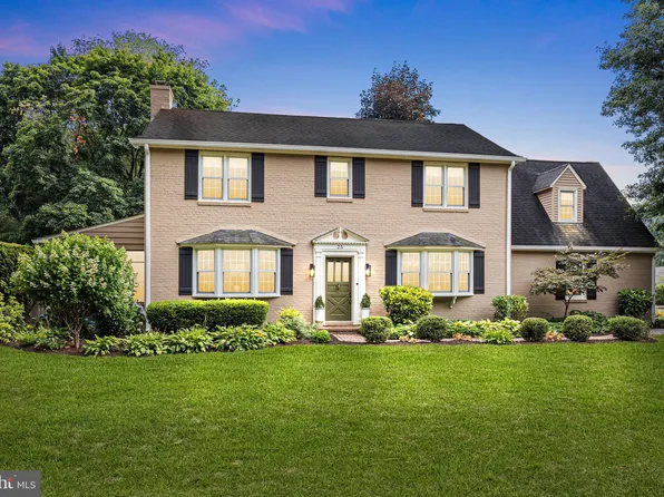 25 Edgewood Rd, Yardley, PA 19067