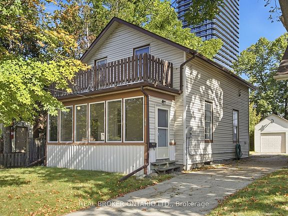 2nd image of 162 Joseph St