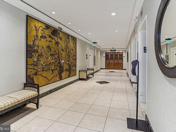 3rd image of 10401 Grosvenor Pl APT 1320