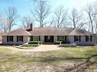 235 E Green Acres Ct, East Peoria, IL 61611