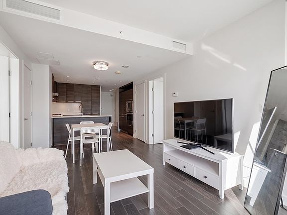 4th image of 7468 Lansdowne Rd #1007