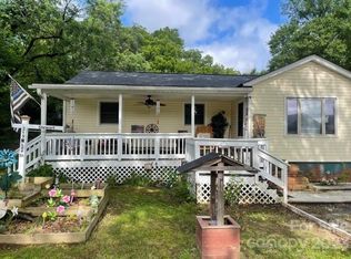 219 N Lee St, Mount Holly, NC 28120