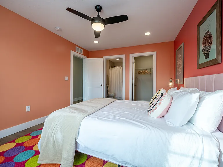 601 E Miller Dr — Photo 18