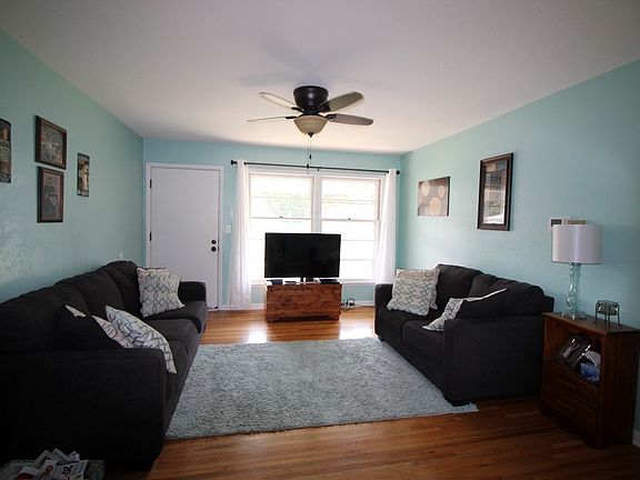 4th image of 3421 S Southwood Ct