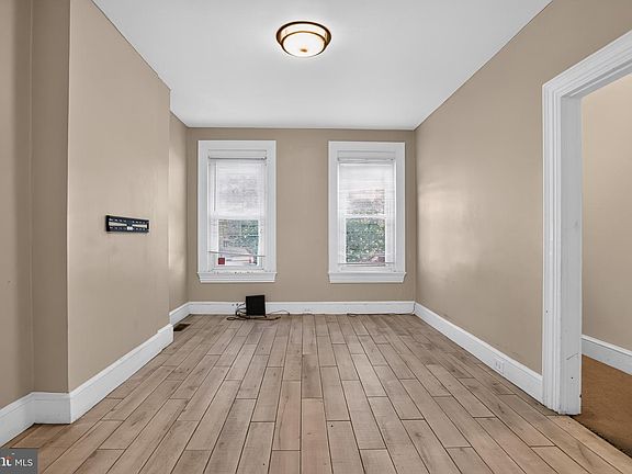 5th image of 1000 Green St
