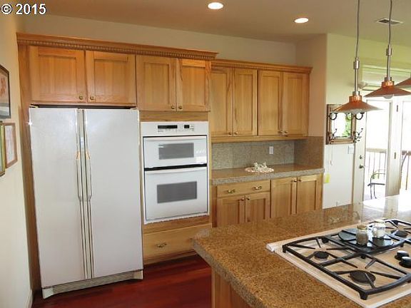 5th image of 14117 NE 30th Ct