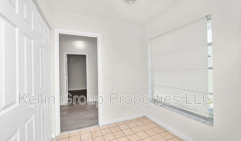 303 Regal Park Dr — Photo 15
