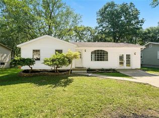 109 SE Brentwood Dr, Lees Summit, MO 64063