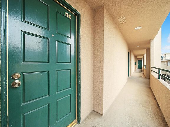 3rd image of 1527 9th St APT 201
