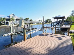11941 W Bayshore Dr, Crystal River, FL 34429