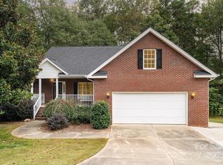 118 Southern Pine Dr, Shelby, NC 28152