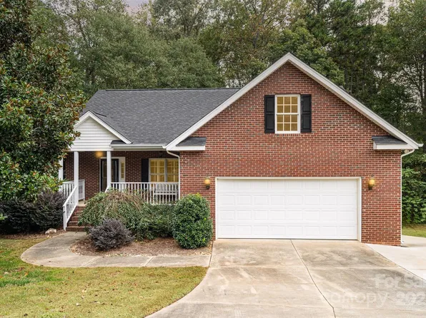 118 Southern Pine Dr, Shelby, NC 28152